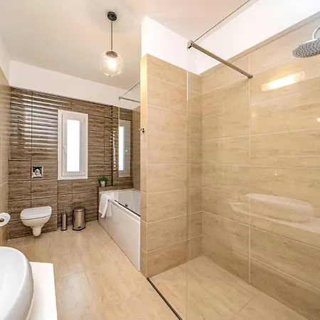 Ble By Villa Plateies